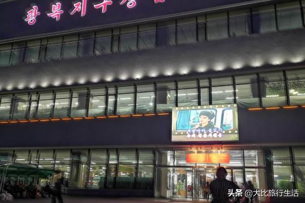 朝鲜消费高吗？游客带万元不够花，当地百姓月挣300为何衣食无忧