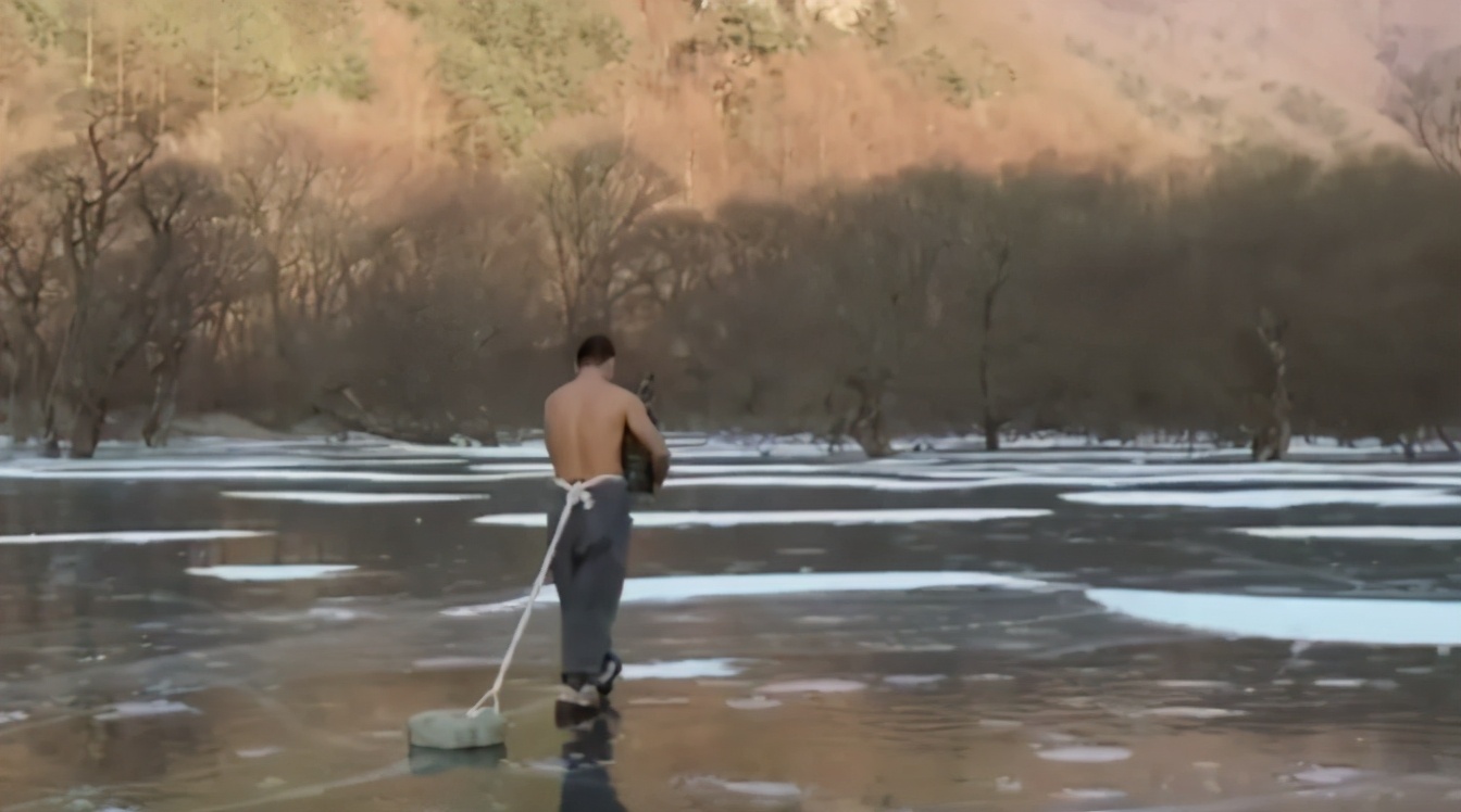 *虐性**、*力暴**、畸恋毁三观他都占了，要怎么评价这个“变态”导演？