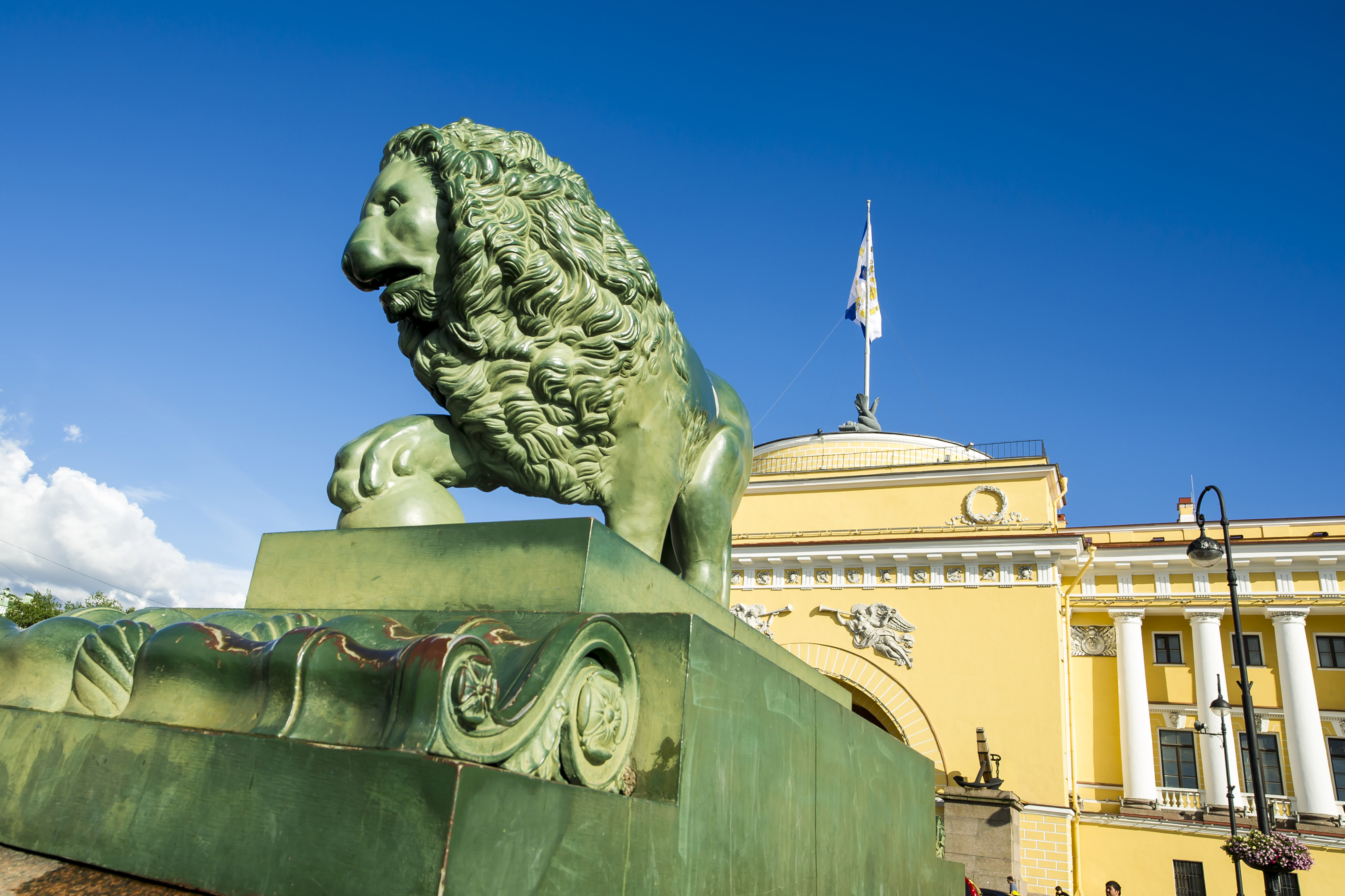 圣彼得堡景色迷人,圣彼得堡夏天的风景