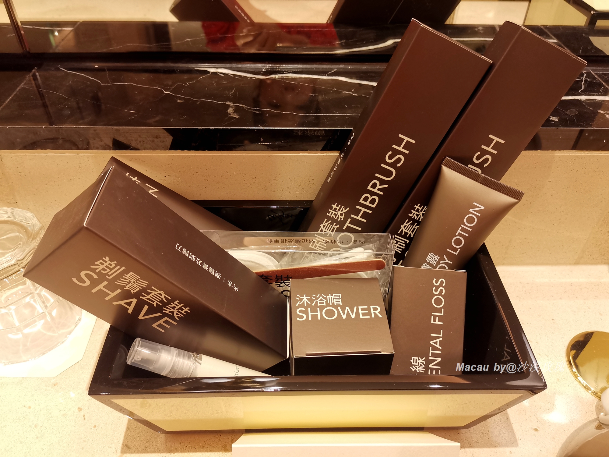 澳门葡京酒店豪华客房一晚多少钱,澳门的美高梅酒店住一晚要多少钱