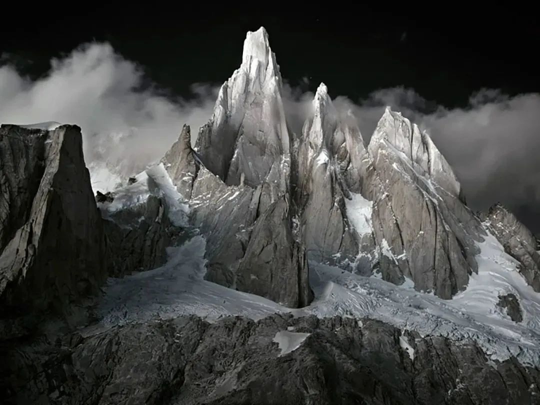 一座古墓揭开弥天大谎,弥天大谎电影情节介绍