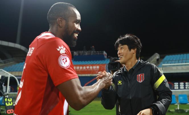 冲超大热已产生，天时地利人和全占了，一条腿已踏入中超