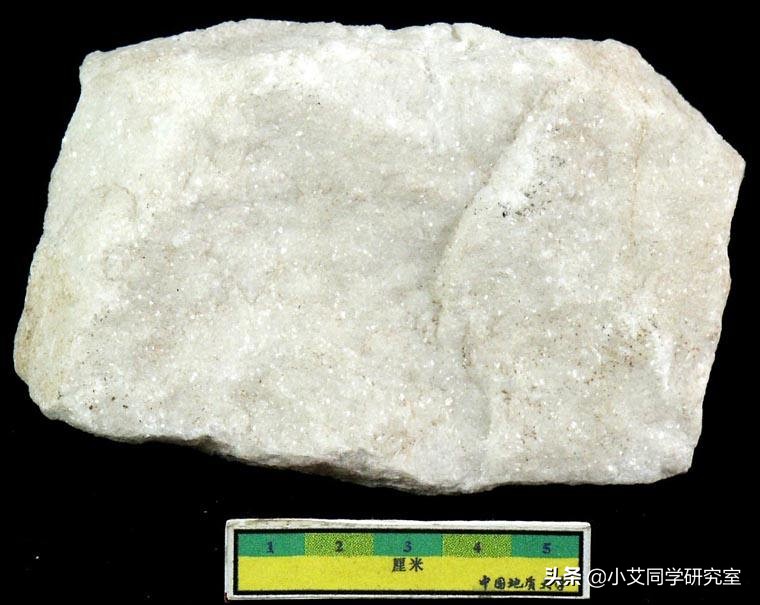 举头望明月低头思故乡中的月,月球上大概有多少个玉石