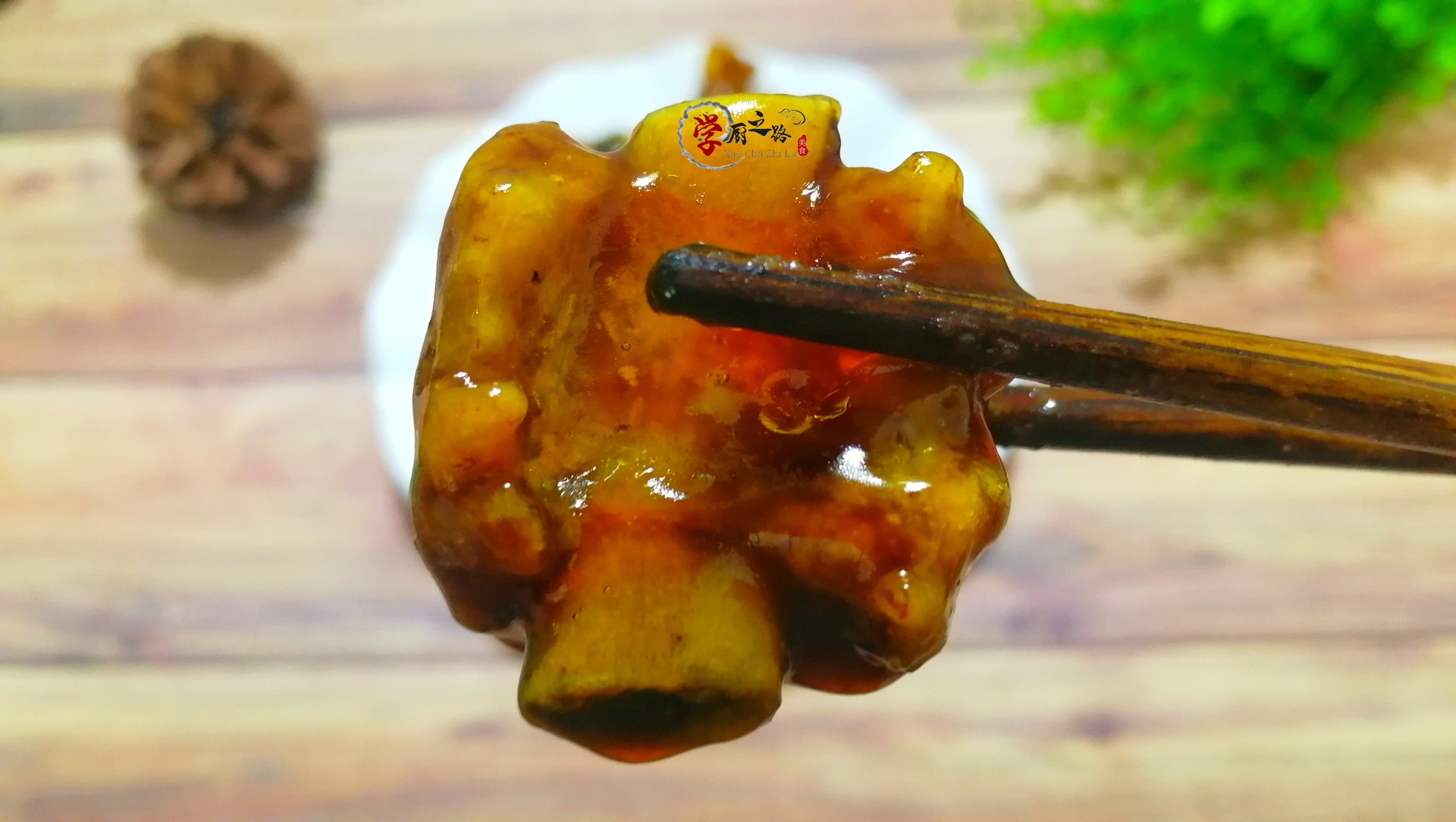 糖醋排骨干硬不脱骨?看大厨如何操作,干香肉嫩脱骨入味有诀窍