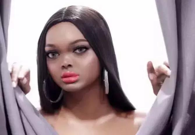 泰国女子长得奇丑无比却成了皇后,泰国最丑的女超模