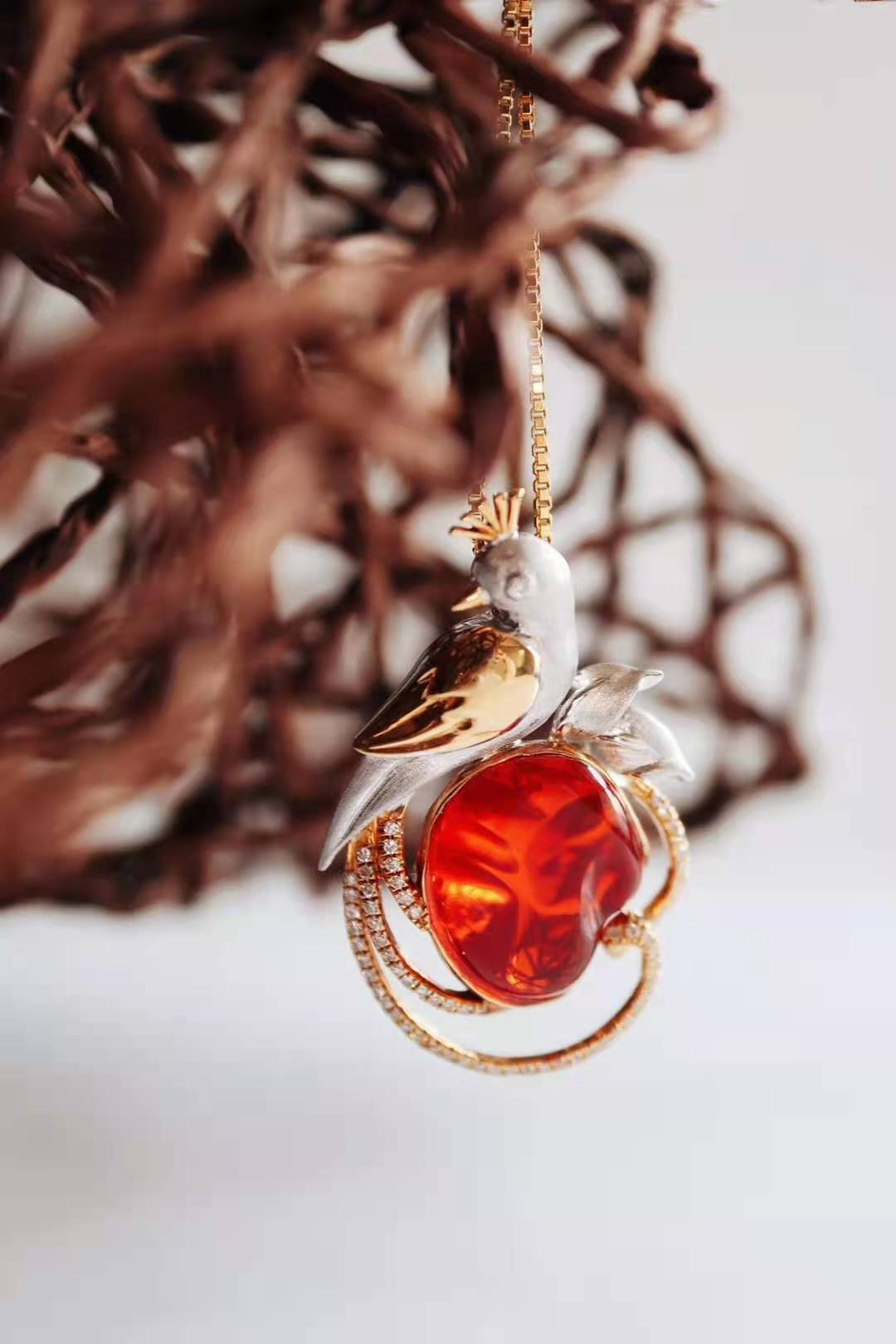 欧泊一种拥有世间所有颜色的宝石，关键还不贵