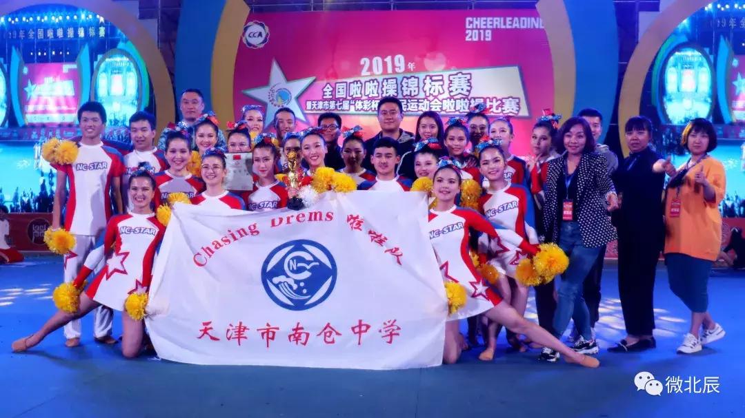 超燃现场燃爆全场校园,校园里的快闪惊艳了时光