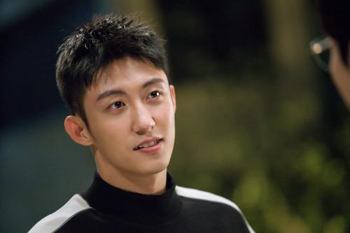 黄景瑜和陈学冬的综艺节目是什么,黄景瑜和陈学冬你会选谁