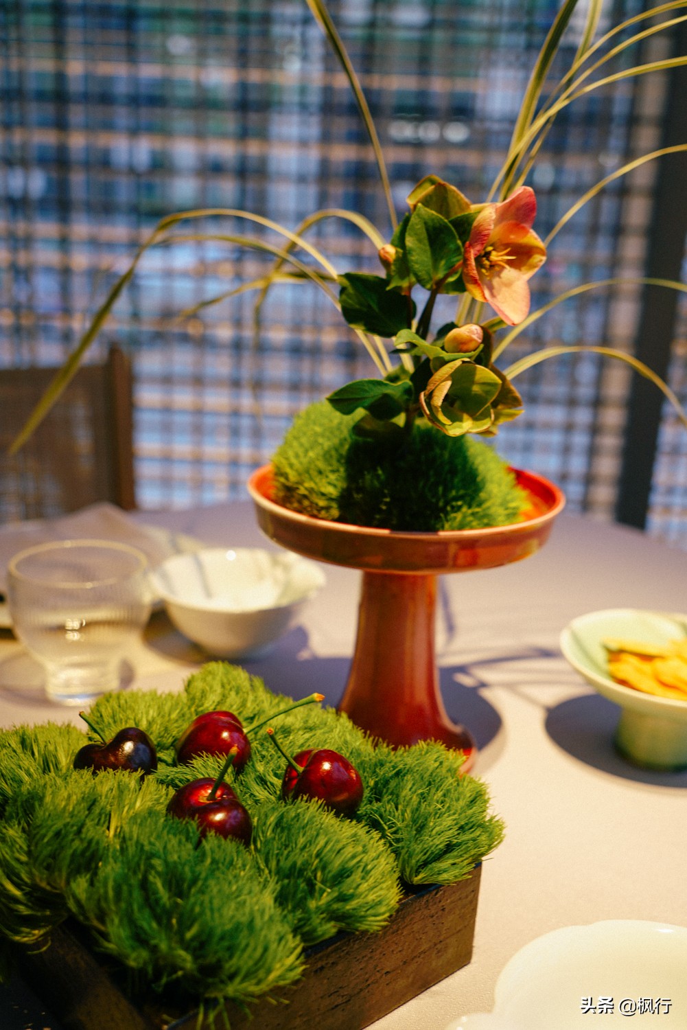 这家北京二环内的粤菜馆，装修获大奖，松板肉、乳鸽、罗氏虾惊艳