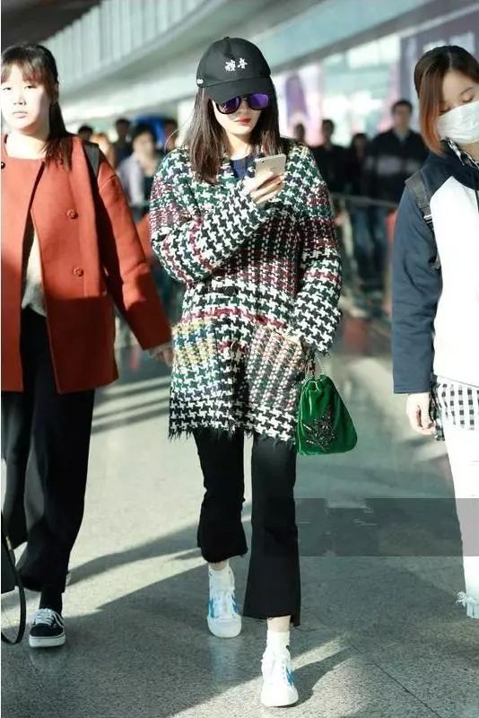 买一双平底的小白鞋,想买便宜的小白鞋怎么搜