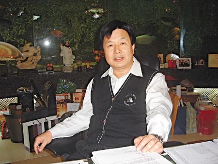 传奇潮汕小子：打工时干推销员被歧视，奋斗后成香港玩具大王