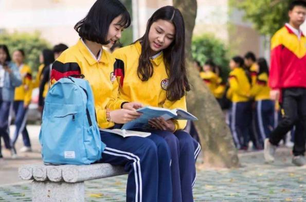 初中生的身高表出炉你达标了吗,初一身高最少要多少厘米才是标准