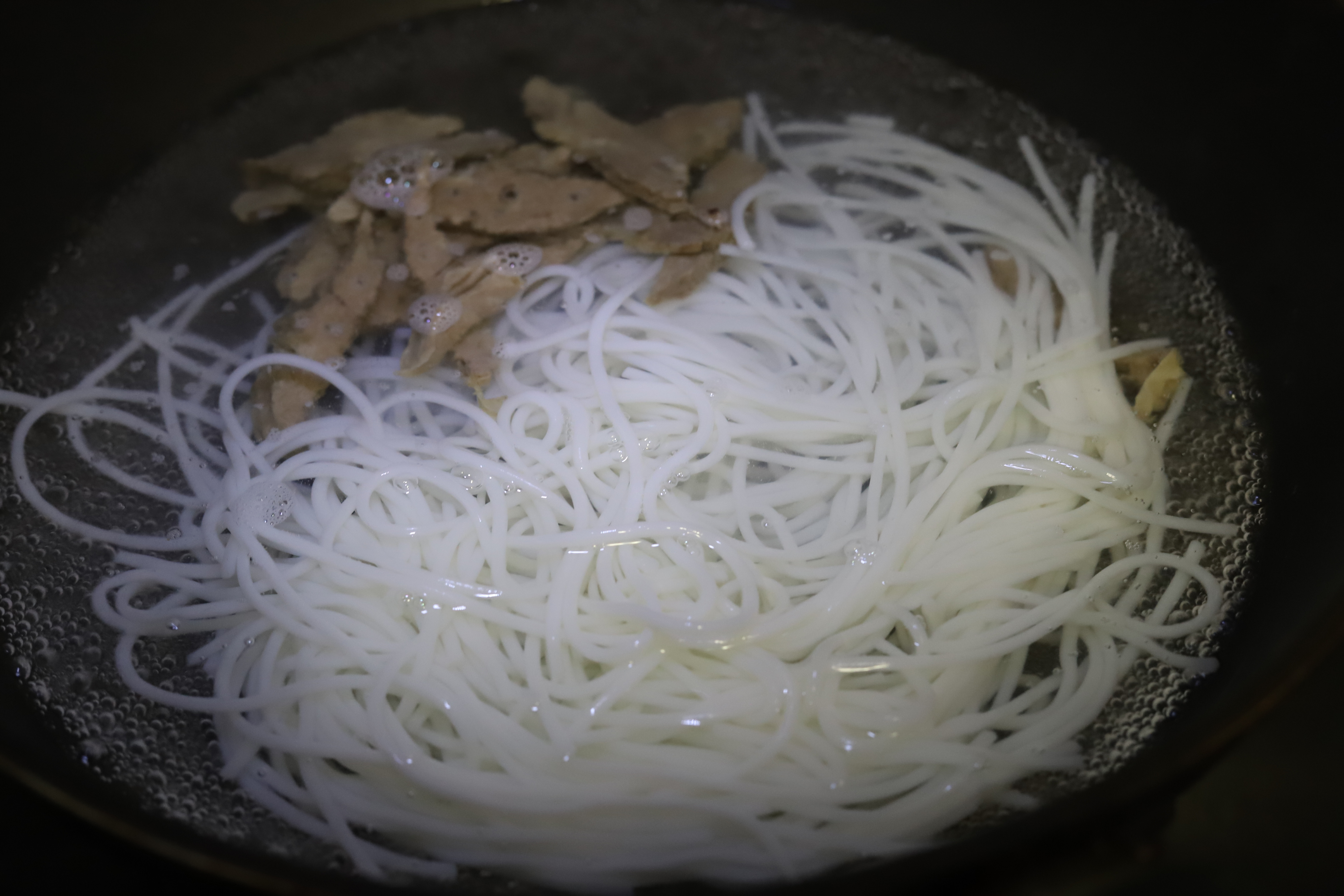 煮米粉最简单做法,怎么煮一碗香辣米粉