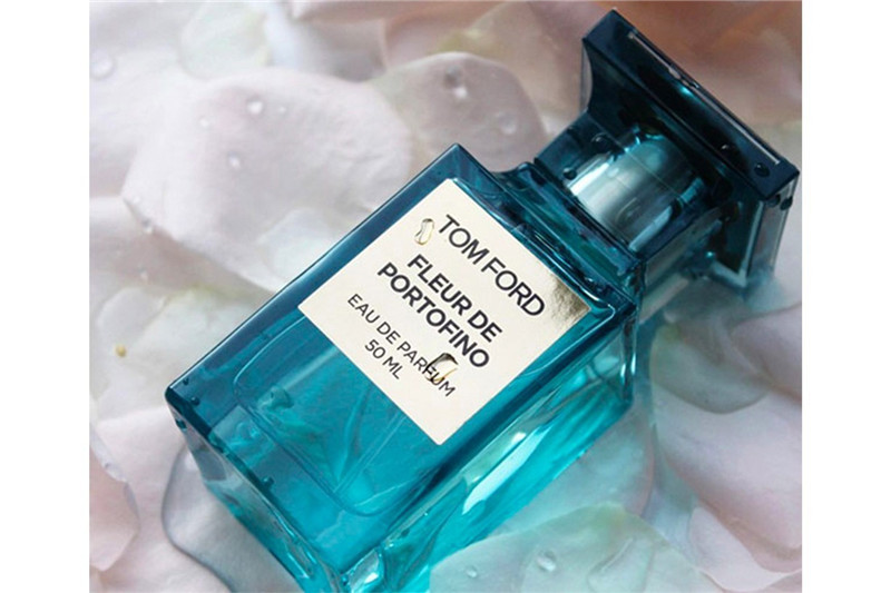 香水的使用技巧及礼仪有哪些？正品香水批发商教你正确的方法