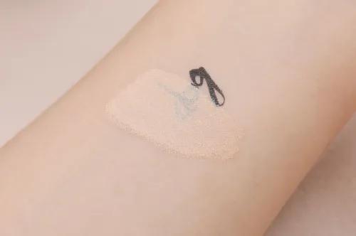 油皮春秋季公认最好的粉底液,油皮敏感肌养肤粉底