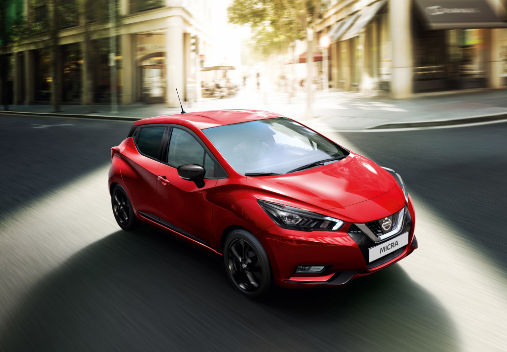 日产玛驰和飞度哪个好开,全新玛驰仅售7万