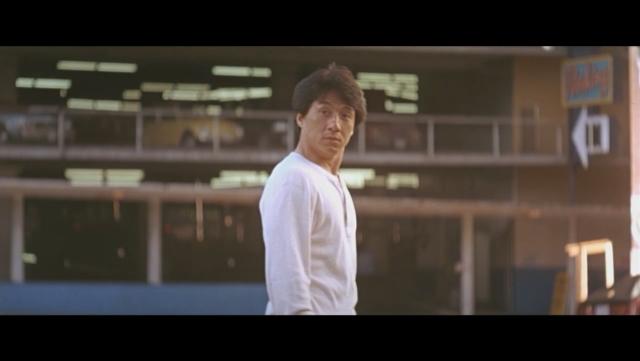 1995年成龙不要命的一跳，拿下8230万票房，让好莱坞也竖起大拇指