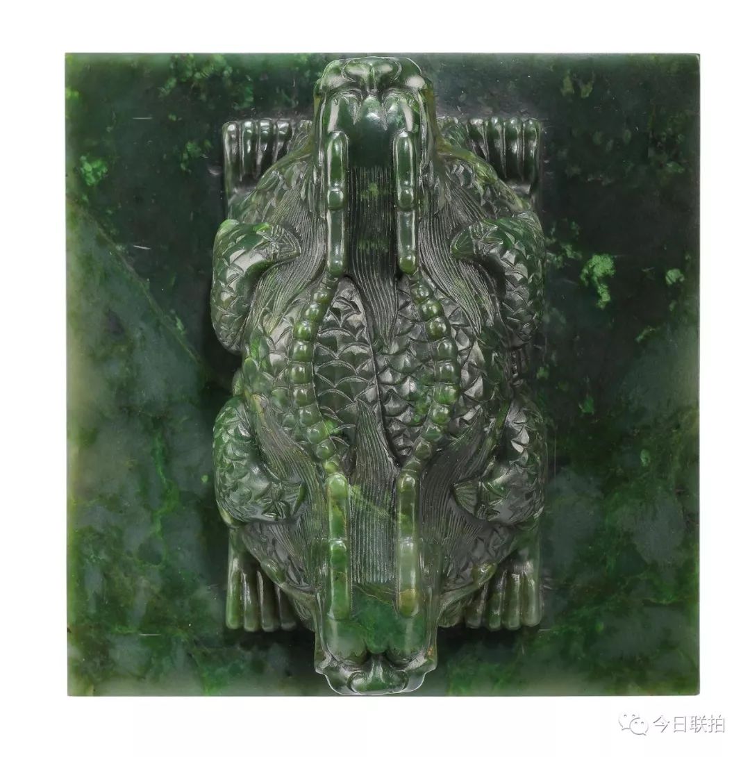 一只白玉小熊卖了670万，人家靠的是颜值！