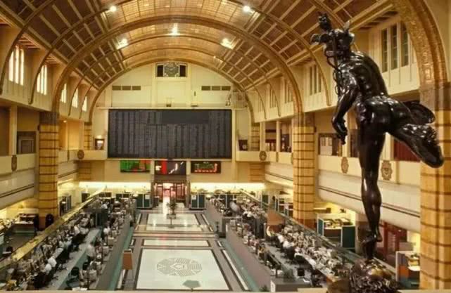 年轻时还有几次机会，我们可以暂停工作，连续休息30天？