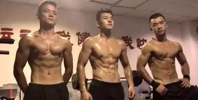 川字肌马甲线训练,怎样练出鲨鱼肌人鱼线马甲线