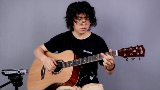 推荐一下初学吉他,适合新手小白学的吉他推荐