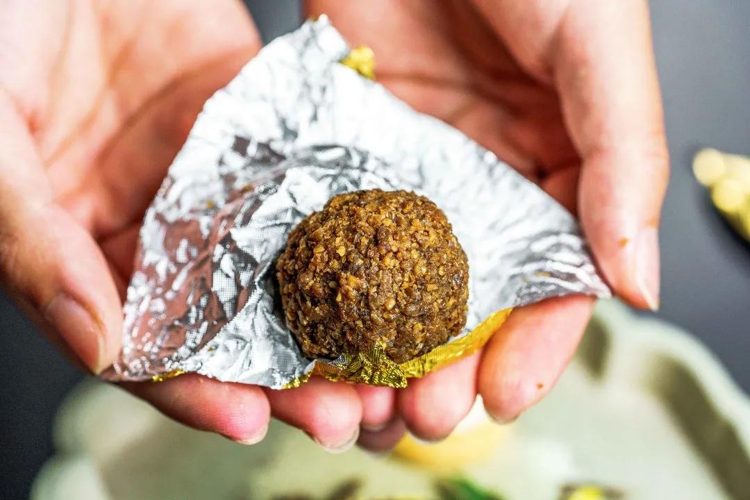 这家人均880的私房菜，连杯子都是施华洛世奇