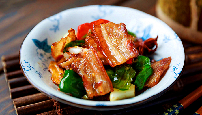 切洋葱切到流泪怎么办,切洋葱已经把眼睛辣了怎么办