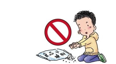 家长一定要告诉孩子干燥剂的危害,干燥剂放水里不密封为什么会爆炸