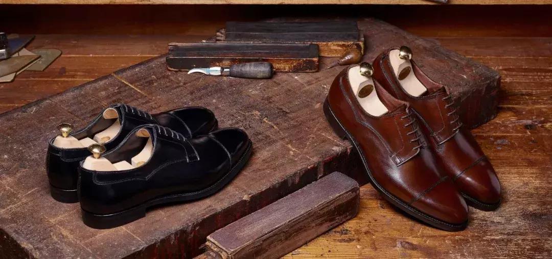 脚大不穿尖头皮鞋,脚大不怕鞋松