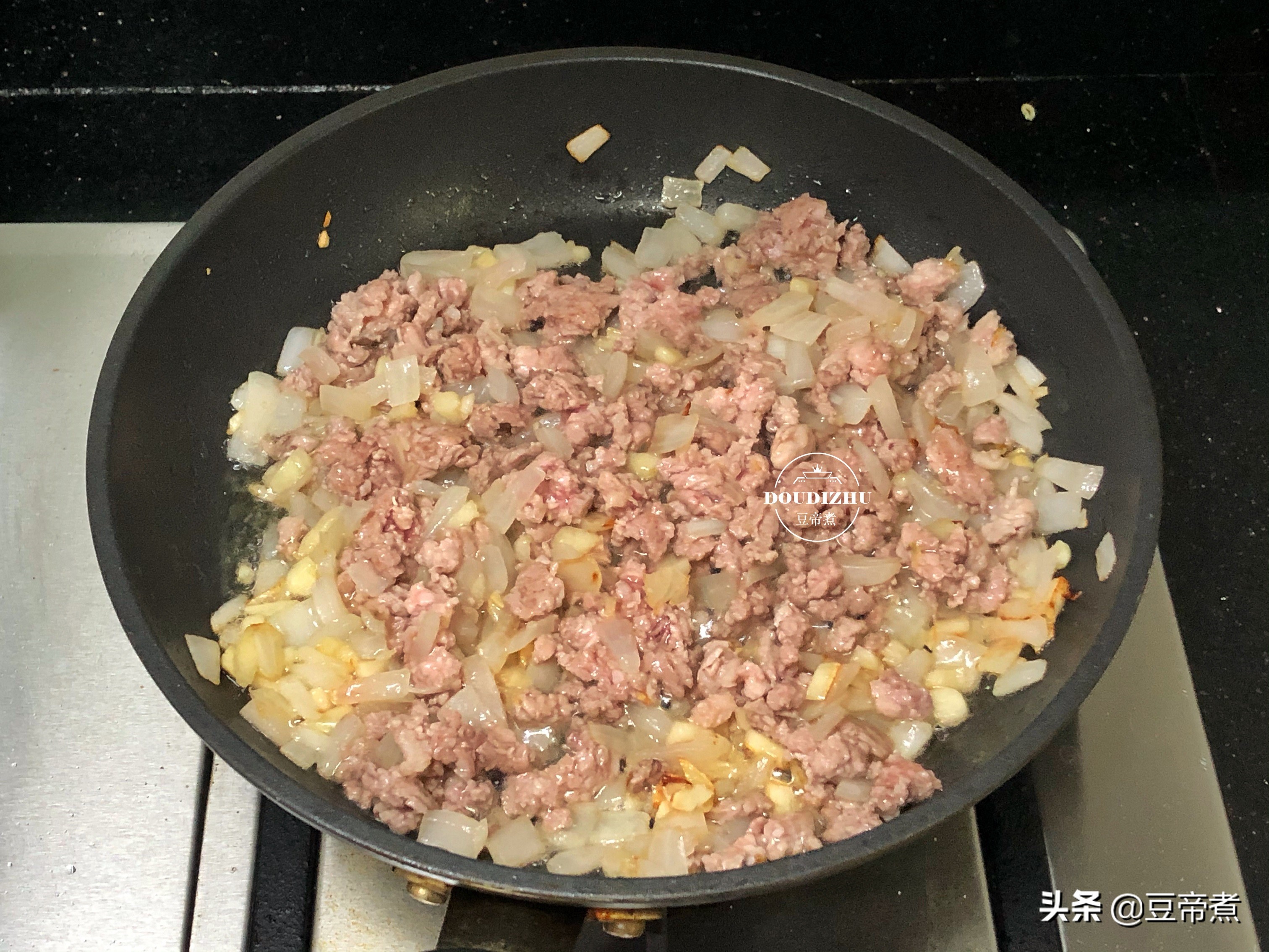 此面为什么叫意大利面？面团筋道很有口感，再搭配特制酱料太完美