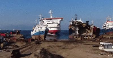 新娘开心的搞笑视频,搞笑gif开心一刻女司机上车