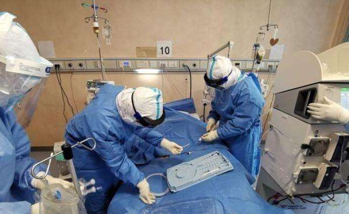 新冠病毒症状早期表现会不会尿频,新冠病毒的并发症状