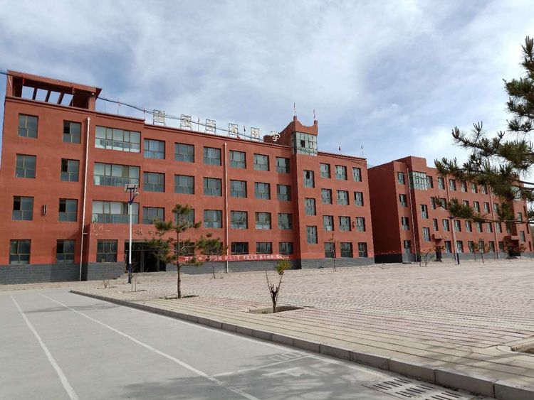 靖远育才中学如何？老马走进育才中学做专访，希望给你有帮助