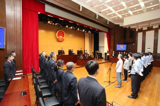 街头混混当上村支书,街头混混成为黑帮老大