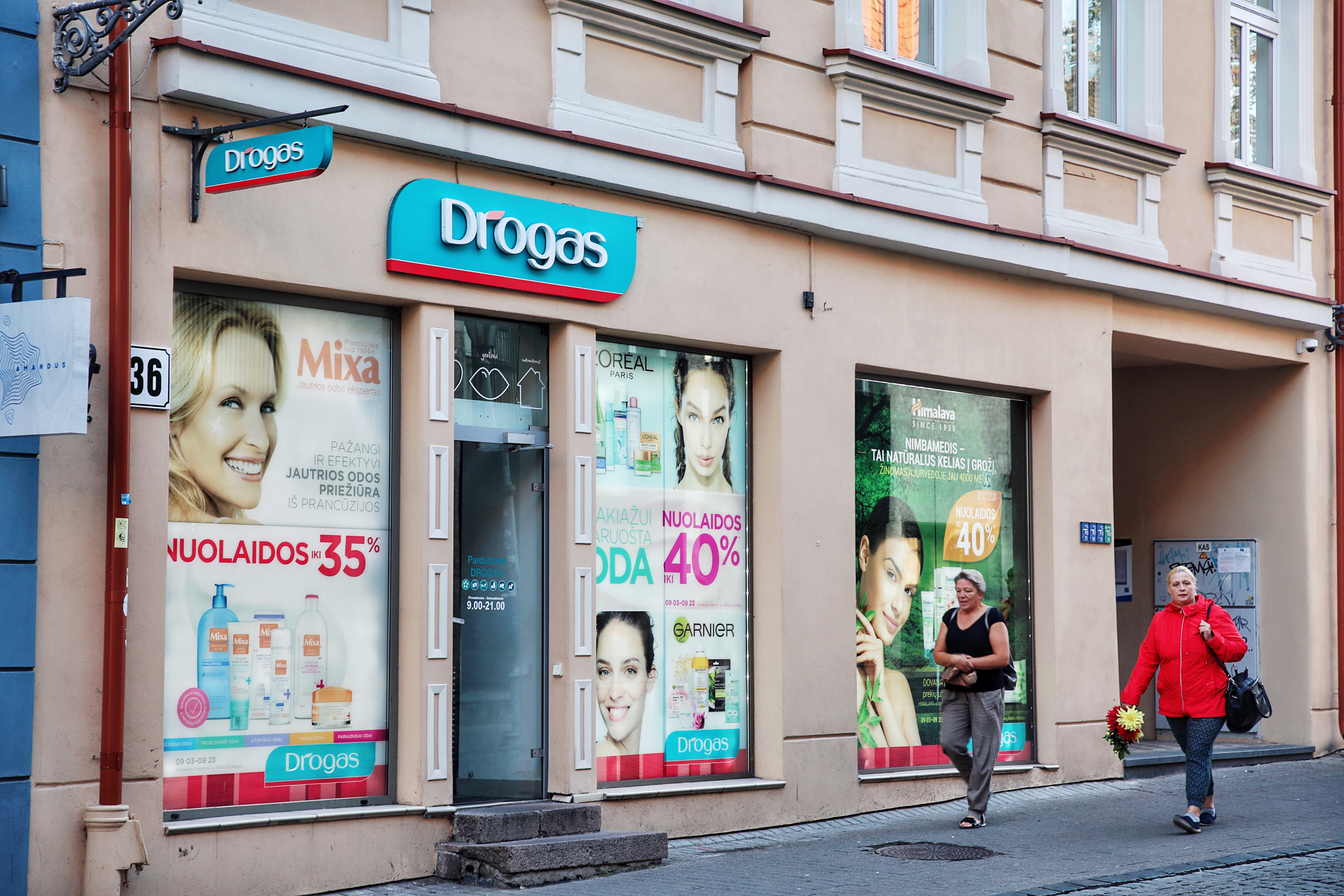 首都位置最奇葩的国家,世界最神奇的首都