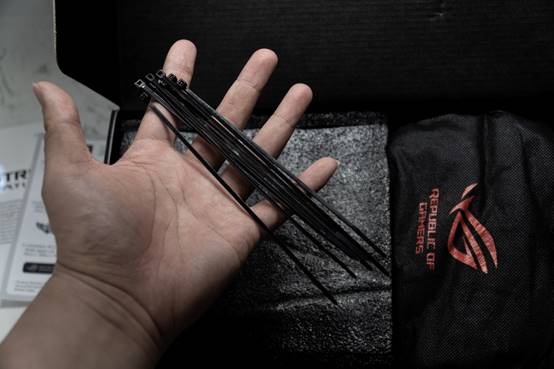 rogstrix雷鹰850g测评,rogstrix雷鹰550w