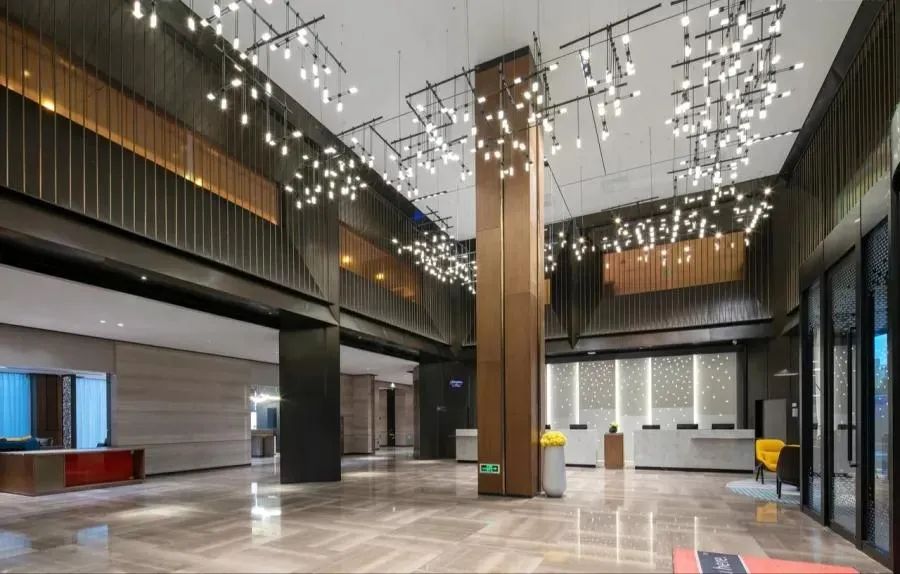 南昌青山湖希尔顿欢朋酒店宴会厅,南昌青山湖免费过夜