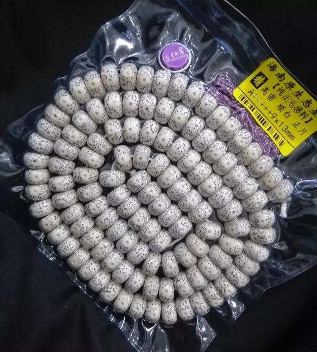 手串发霉了可以用水清洗吗,手串受潮发霉怎么处理