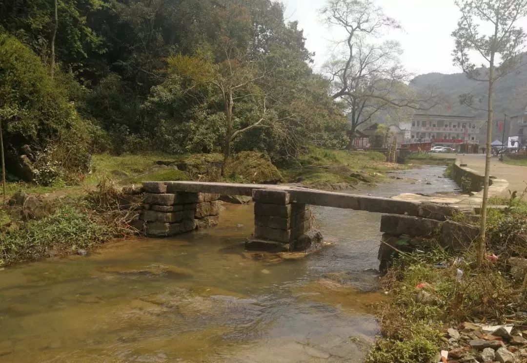 璐哄窞鏄ヨ妭鐗规畩椋庝織,璐哄窞瀹朵埂椋庝織鏂囧寲