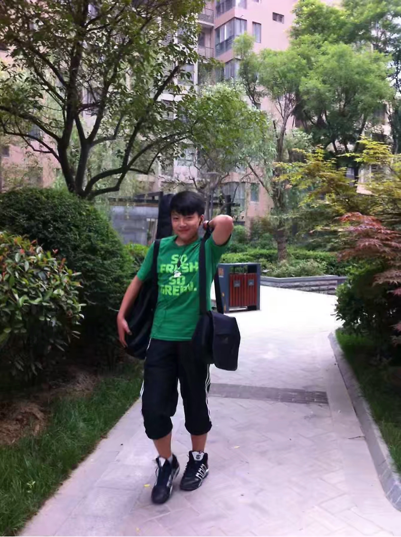 《高考系列》走进大*子唐**弟向远方家庭