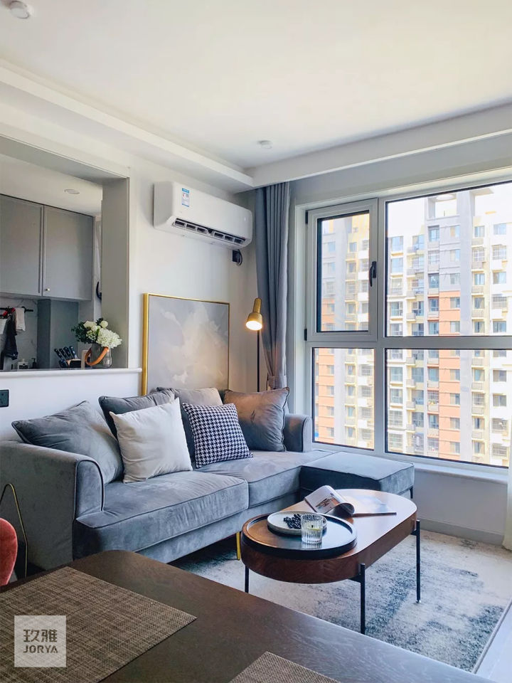 业主把家里收拾的井井有条,美女收拾家干净卫生