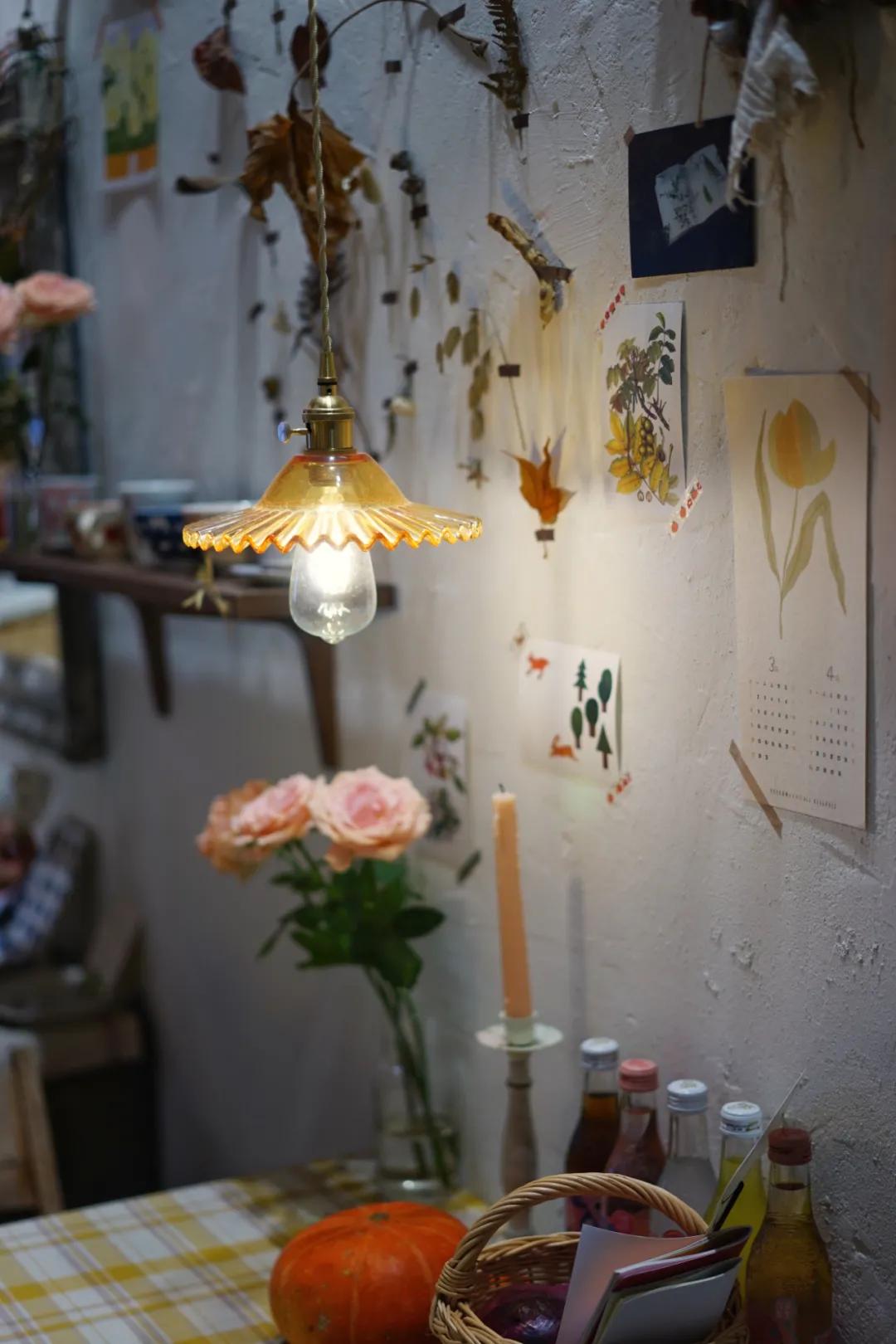 成都两个小姑娘开的老房子花艺杂货铺，外地游客不远千里专程打卡