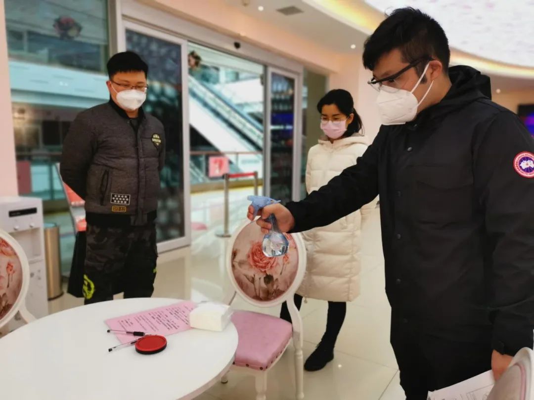 “戴口罩的你，是我最美新娘！”今日临沂婚姻登记恢复，现场太甜