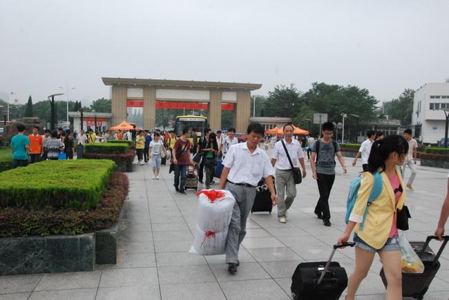 如何解决高考复读心理,高考成绩不好想复读要怎样去安慰