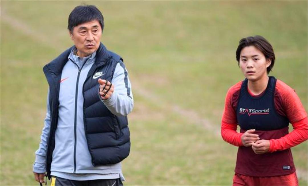 中国足球需要招外援吗,中国足球需要更多球队吗