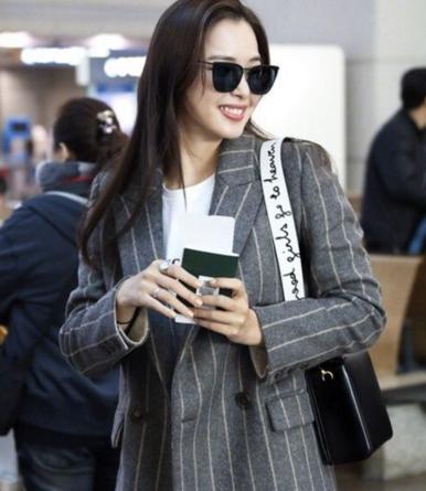 最实用时尚的女包,大牌时尚女包穿搭