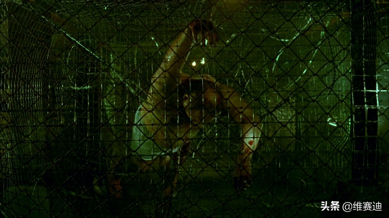 120万成本,全球收割1.03亿票房,《电锯惊魂》为何如此经典?