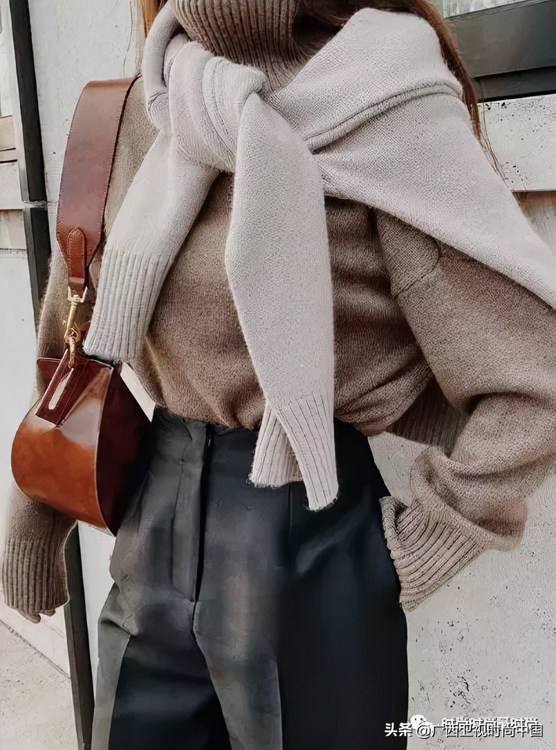是时候让围巾来“盘活”你的整个衣柜了