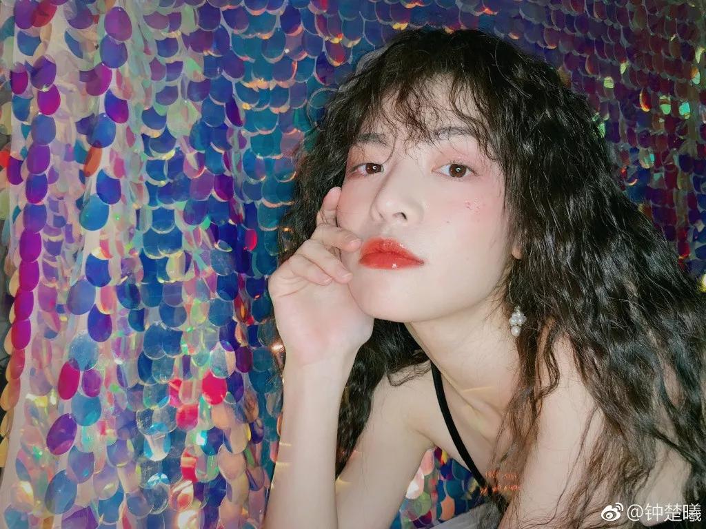 判断适合空气刘海还是漫画刘海,漫画刘海空气刘海哪个好看