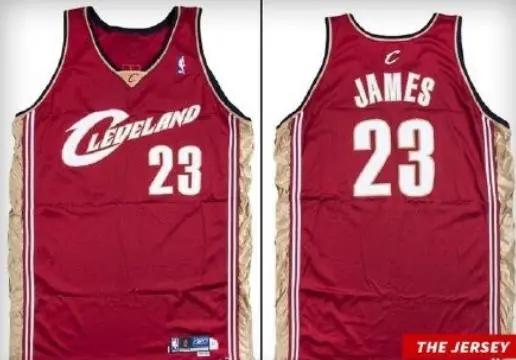 詹姆斯球衣卖出天价,老詹的影响力